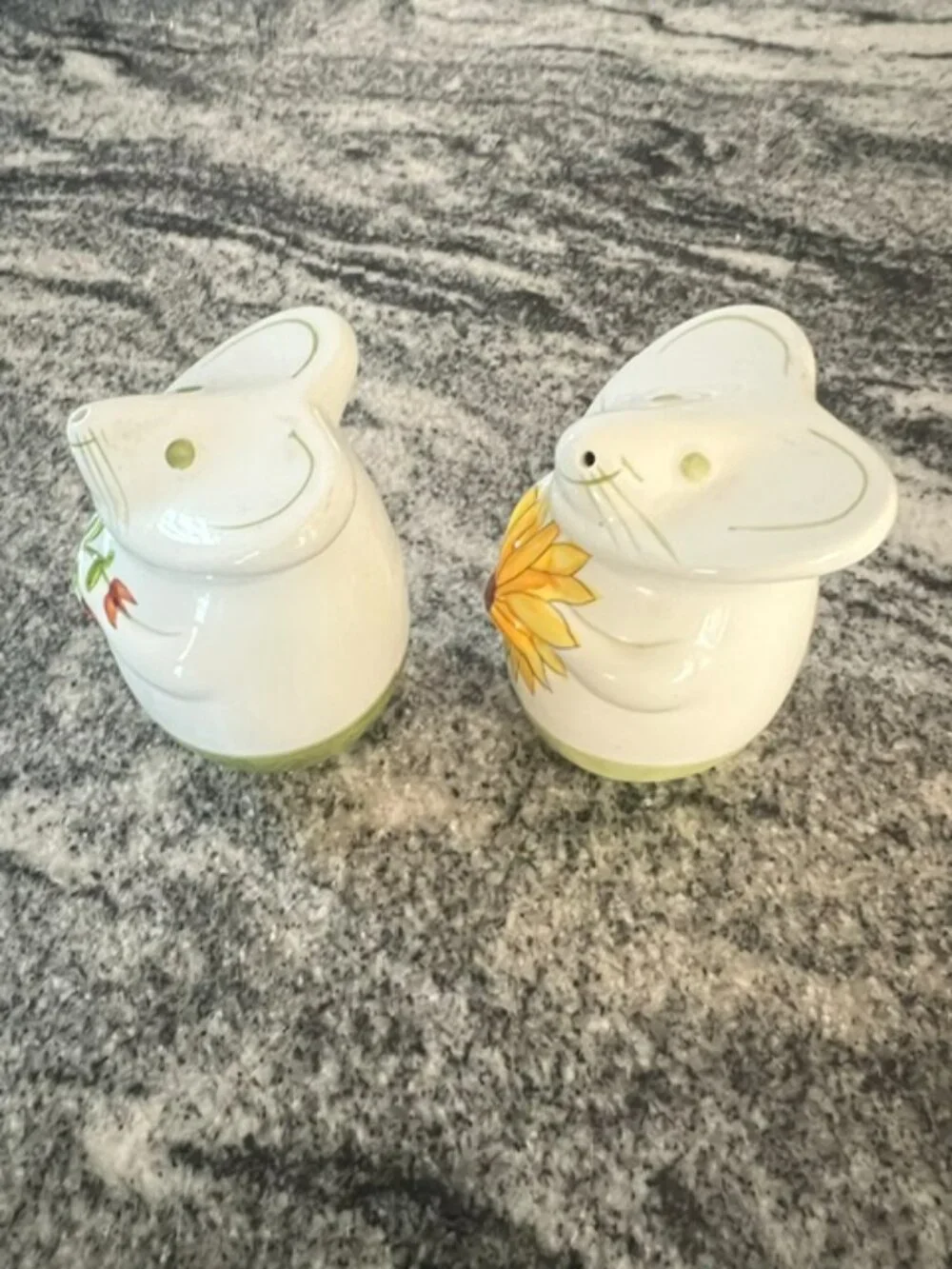 Vintage Laurie Gates‎ Ceramic Mouse Cheese Shaker Set of 2 Sunflower Flower VTG